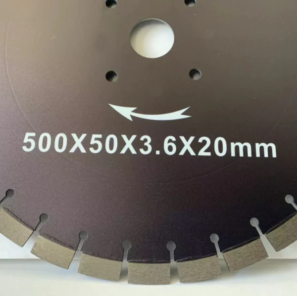 Concrete cutting machine saw blades